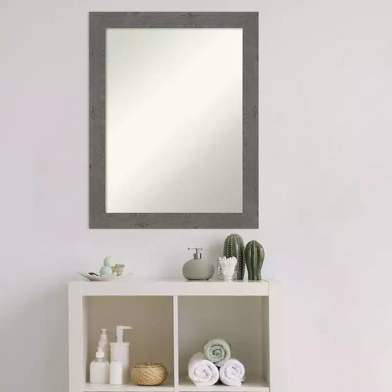 Miroir mural étroit de salle de bain en planche rustique grise sans biseau 22" x 28" - Amanti Art