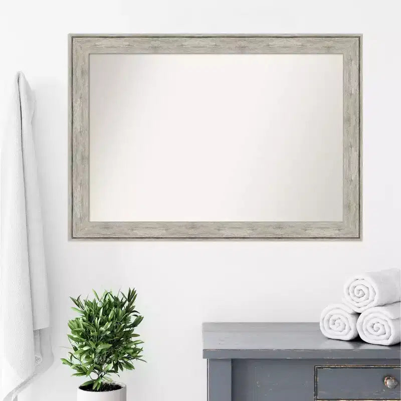 Miroir mural craquelé non biseauté de 41 po x 29 po Argent métallisé, style moderne - Amanti Art