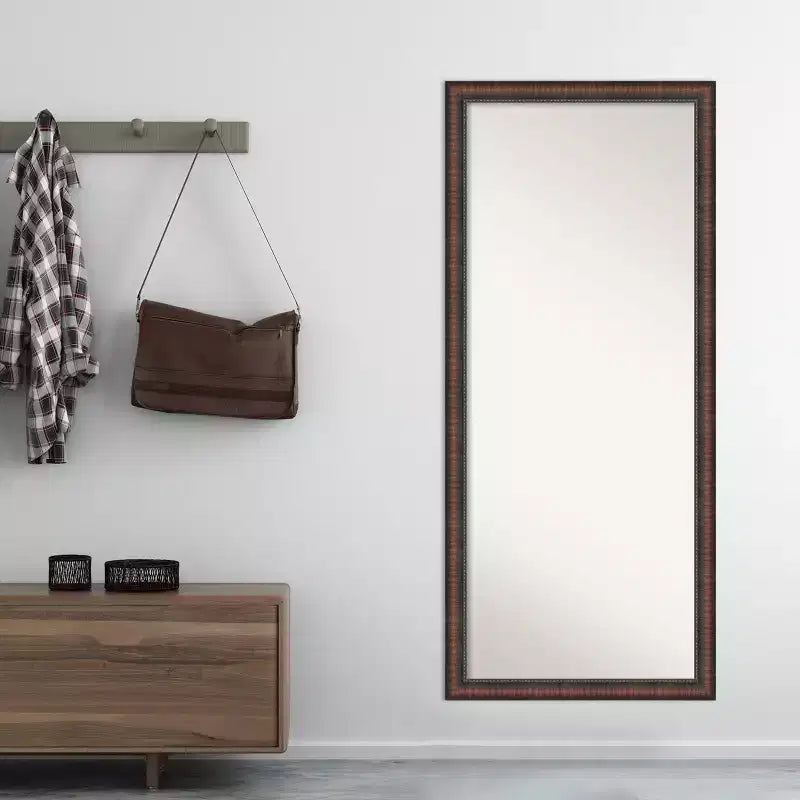 Amanti Art Miroir sur pied Caleb Brown encadré, sans biseau, 28"x64" : style ferme rustique, cadre en polystyrène