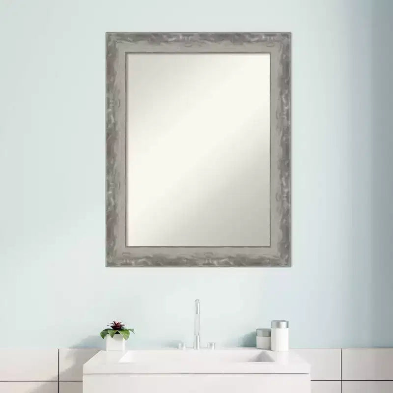Miroir mural de salle de bain étroit Waveline Silver non biseauté de 23" x 29" - Amanti Art : Rectangle moderne, cadre en polystyrène, fixation murale