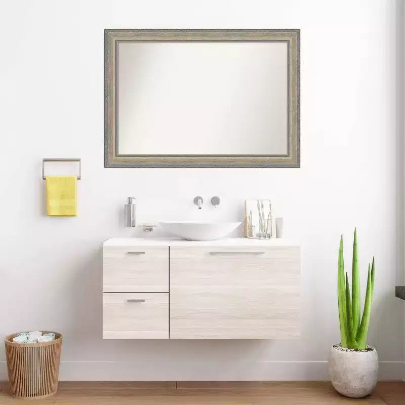 Miroir mural de salle de bain en bois non biseauté 41"x29" Fleur Argent - Amanti Art : Design rectangulaire moderne, fixation murale, quincaillerie incluse