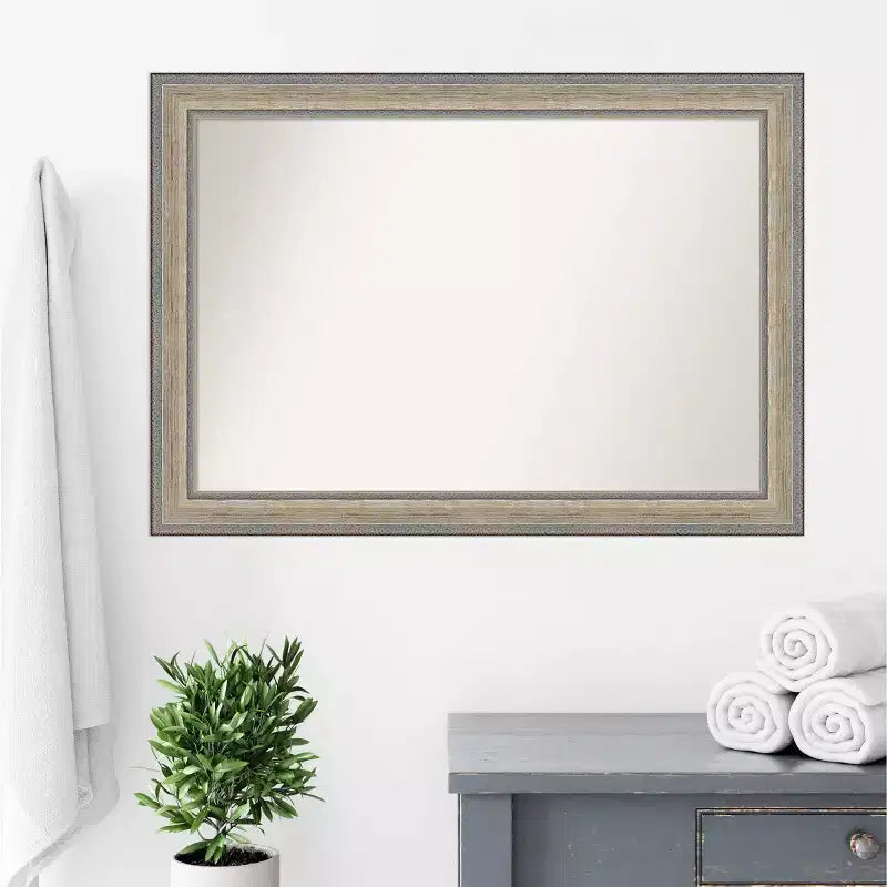 Miroir mural de salle de bain en bois non biseauté 41"x29" Fleur Argent - Amanti Art : Design rectangulaire moderne, fixation murale, quincaillerie incluse