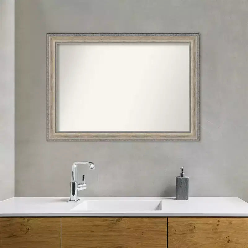 Miroir mural de salle de bain en bois non biseauté 41"x29" Fleur Argent - Amanti Art : Design rectangulaire moderne, fixation murale, quincaillerie incluse