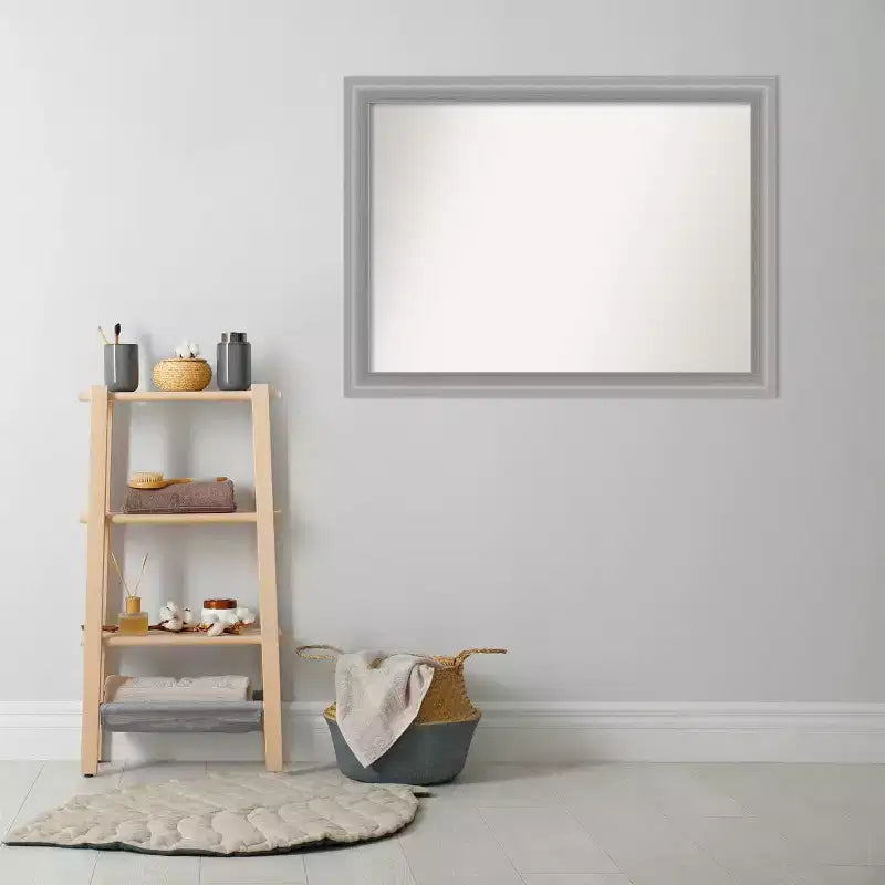 Miroir mural étroit de salle de bain en nickel poli, à pic non biseauté, 43" x 32" - Amanti Art : Rectangle, Style moderne, Mural