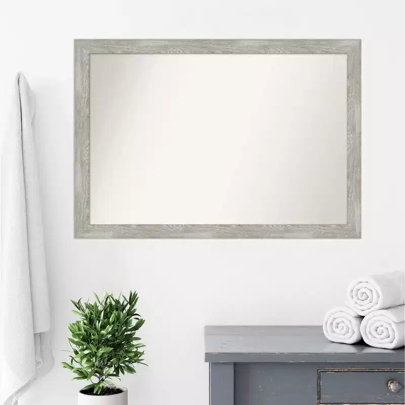Miroir Mural de Salle de Bain Étroit Colombe non Biseauté 40x28" Gris Lavé - Amanti Art: Cadre en polystyrène, Fixation murale