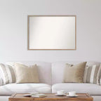 Miroir mural en bois blanchi à la chaux avec cale non biseautée de 39 po x 28 po - Amanti Art : Rectangulaire moderne, quincaillerie de montage incluse