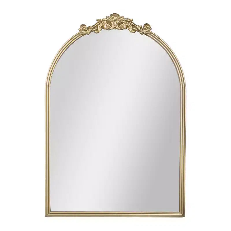 Miroir mural arqué Emma et Oliver avec détails de style baroque et verre à dos en aluminium pour une clarté optimale pour les entrées, les salles de bain et plus encore.