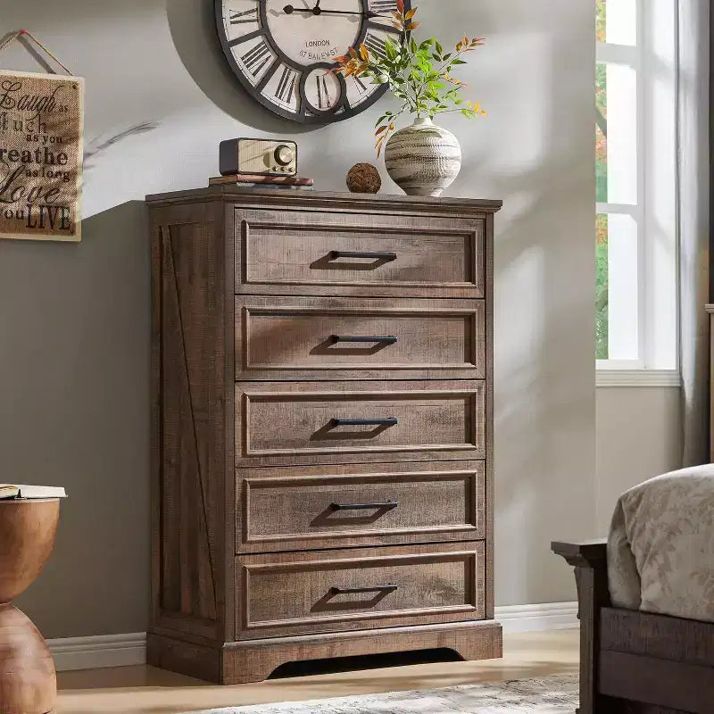 Commode à 5 tiroirs de style campagnard de 46 pouces pour chambre à coucher, chiffonnier haut en bois avec texture naturelle pour chambre à coucher, salon