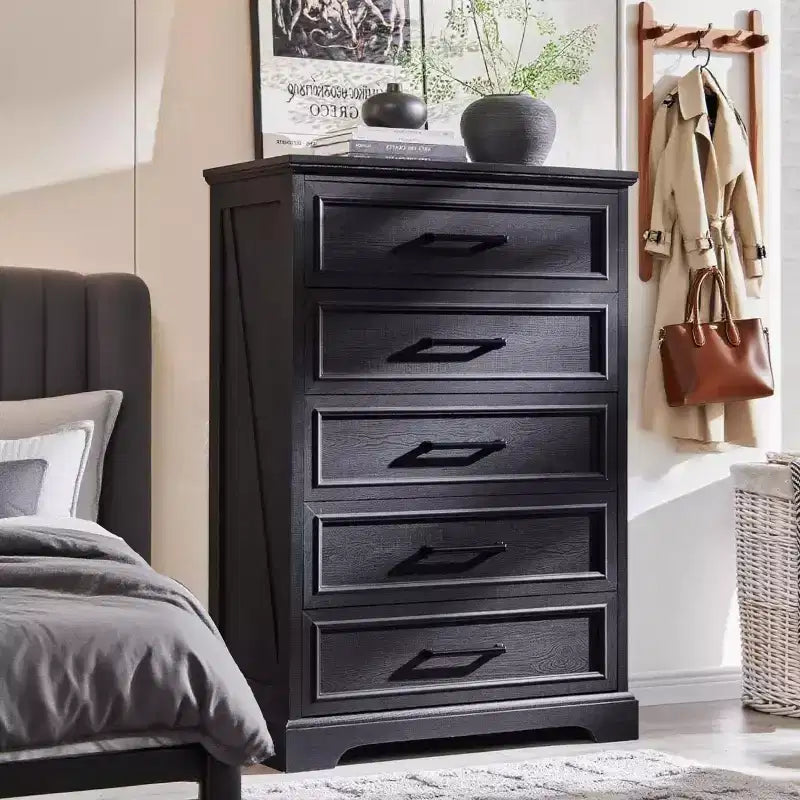 Commode à 5 tiroirs de style campagnard de 46 pouces pour chambre à coucher, chiffonnier haut en bois avec texture naturelle pour chambre à coucher, salon