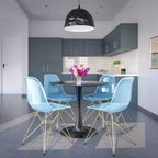 Chaises de salle à manger modernes en acrylique LeisureMod Cresco (lot de 2) - Piètement en chrome doré Eiffel, chaises d'appoint élégantes pour salles à manger et cuisines contemporaines
