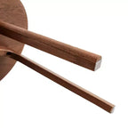 GDFStudio Wallis Table d'appoint ronde minimaliste à trois pieds en chêne massif de 50 cm de hauteur