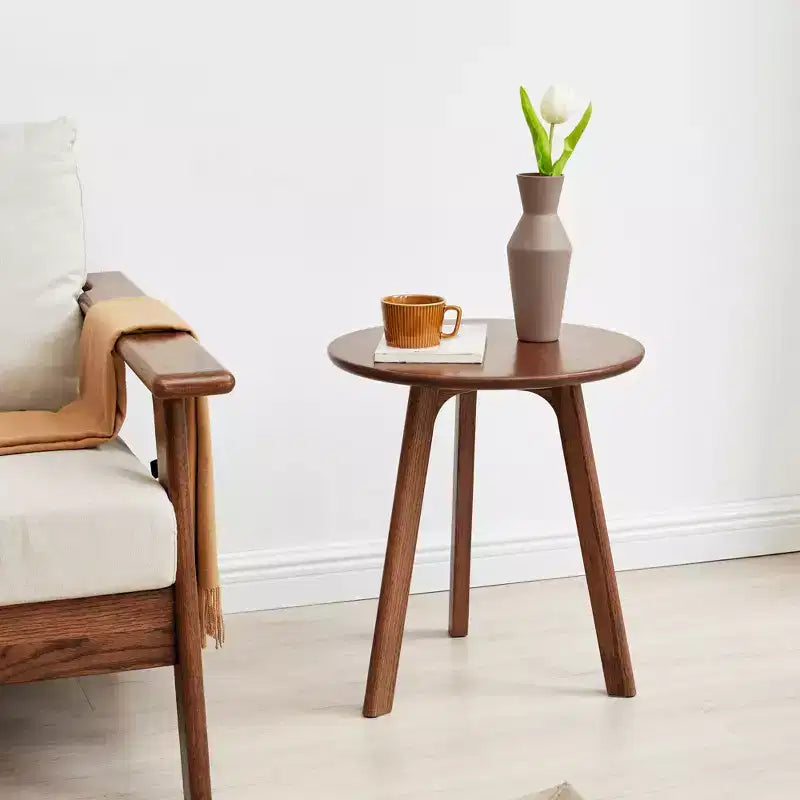 GDFStudio Wallis Table d'appoint ronde minimaliste à trois pieds en chêne massif de 50 cm de hauteur