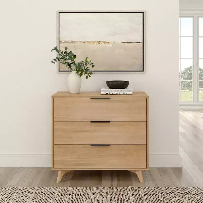 Commode à 3 tiroirs Plank+Beam avec poignée en laiton