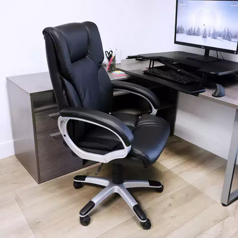 Fauteuil de bureau Elama à dossier haut réglable en similicuir avec base noire et grise