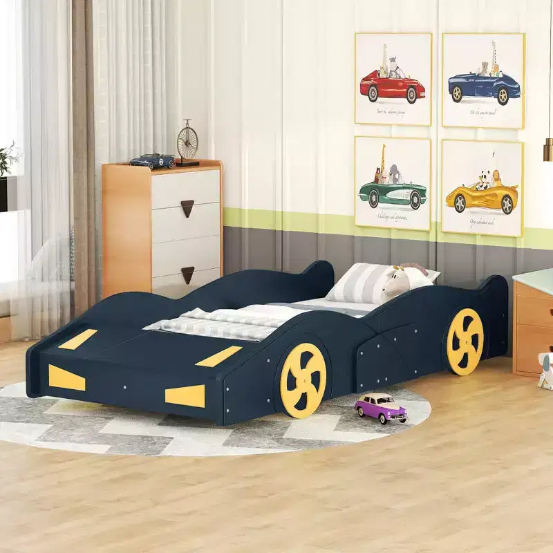 Lit plateforme Whisen en forme de voiture de course avec roulettes et rangement