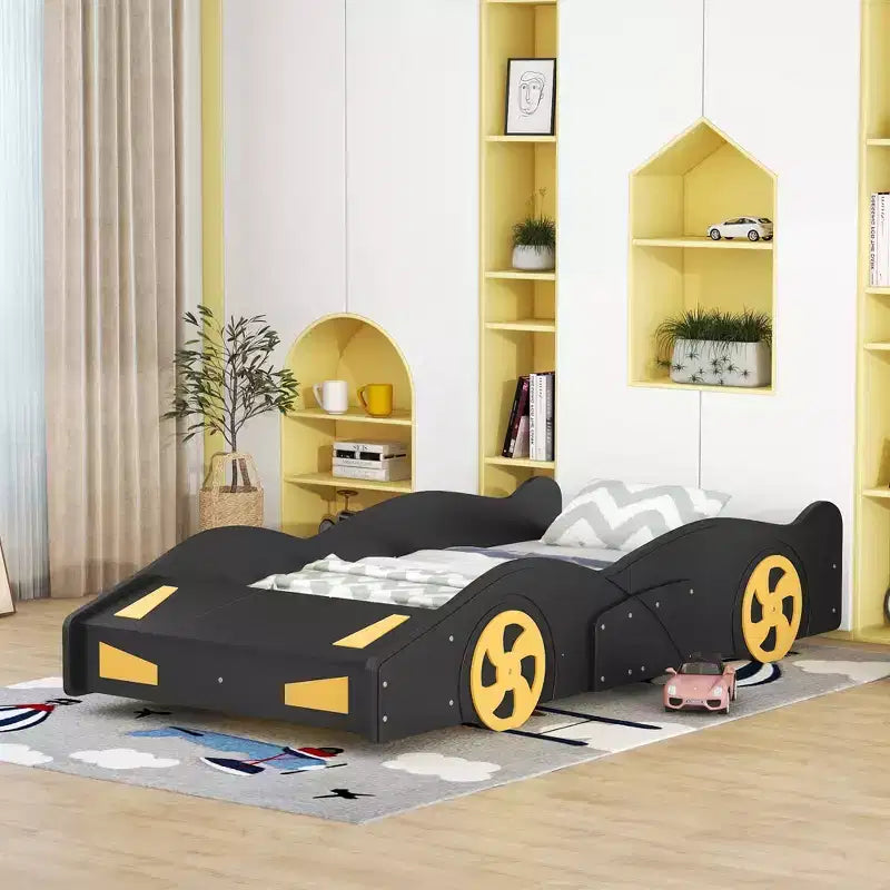 Lit plateforme Whisen en forme de voiture de course avec roulettes et rangement
