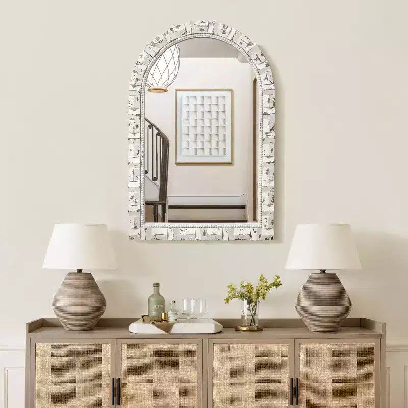 Miroir mural rectangulaire LuxenHome avec arche et finition blanc vieilli, 91 cm de haut, Décoratif et Coiffeuse