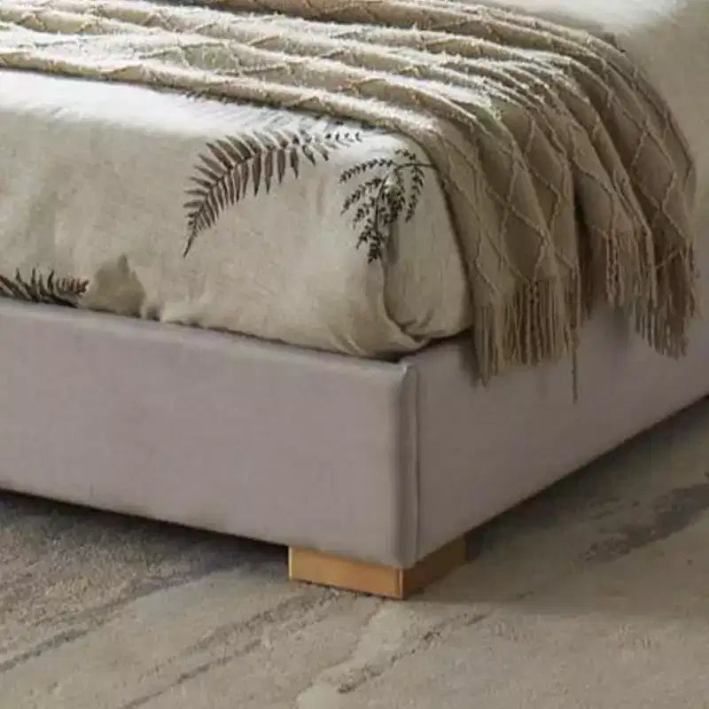 Cadre de lit plateforme rembourré Kings Brand Furniture, sommier tapissier, tissu marron, pieds dorés, support à lattes en bois, pas besoin de sommier.