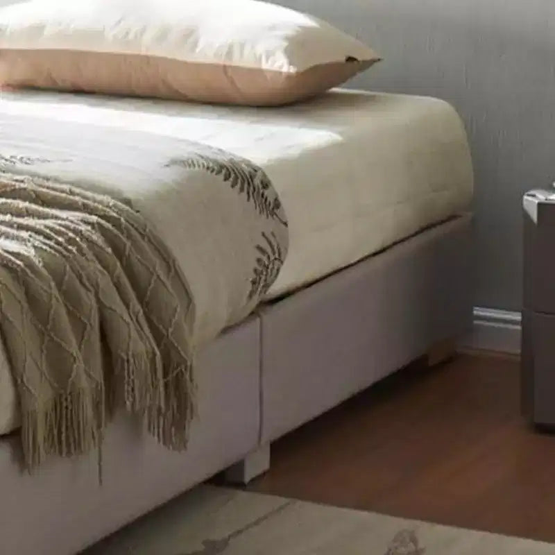 Cadre de lit plateforme rembourré Kings Brand Furniture, sommier tapissier, tissu marron, pieds dorés, support à lattes en bois, pas besoin de sommier.