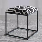 Pouf carré Uttermost Twists and Turns en tissu noir et blanc