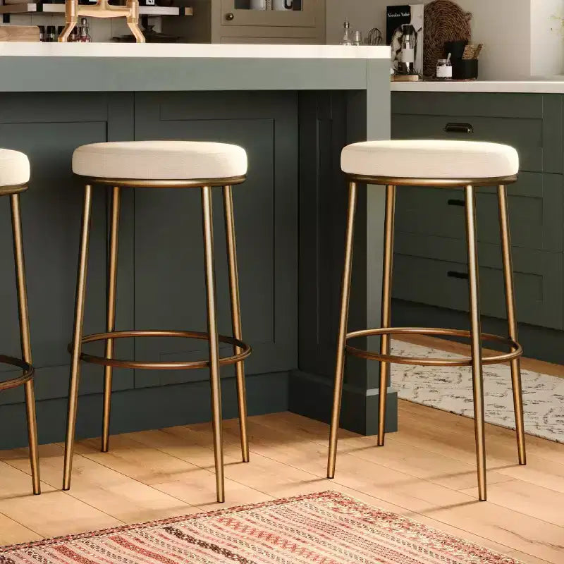Tabouret de bar en métal sans dossier Maven Lane Stella avec siège tapissé en tissu 31