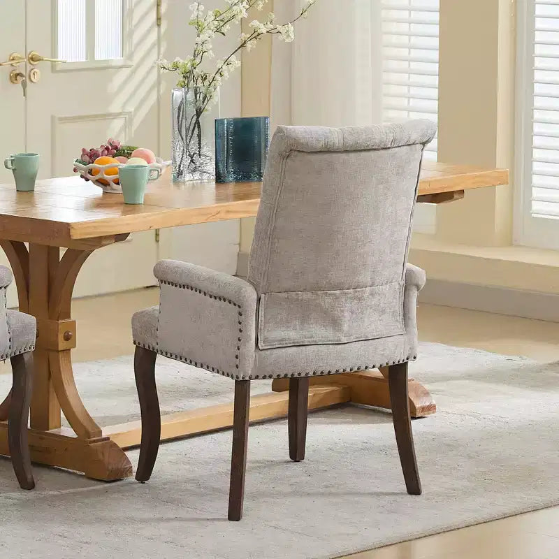 Chaise de salle à manger MAYEERTY en chenille capitonnée – Pieds incurvés en bois massif, design capitonné, accoudoirs, beige, unitaire