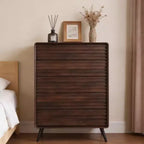 SinCiDo Commode 5 tiroirs, commode haute de 122 cm en bois cannelé de style moderne du milieu du siècle avec pieds coniques pour chambre, salon, couloir et dressing