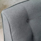 Fauteuil d'appoint en tissu Okak, fauteuil club capitonné, fauteuil élégant et confortable avec pieds en bois de bouleau pour salon ou chambre à coucher