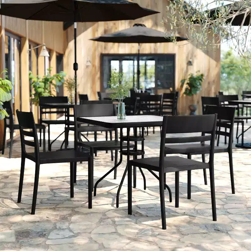 Flash Furniture Bridgeport Lot de 4 Chaises de Patio Empilables Intérieur-Extérieur avec Dossier à Lattes, Chaise en Résine Tout Temps de Qualité Commerciale