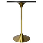 Table à manger hauteur bar carrée LeisureMod Verve 24 - Plateau en MDF moderne avec piédestal doré brossé Table hauteur comptoir pour cuisine, maison et pub