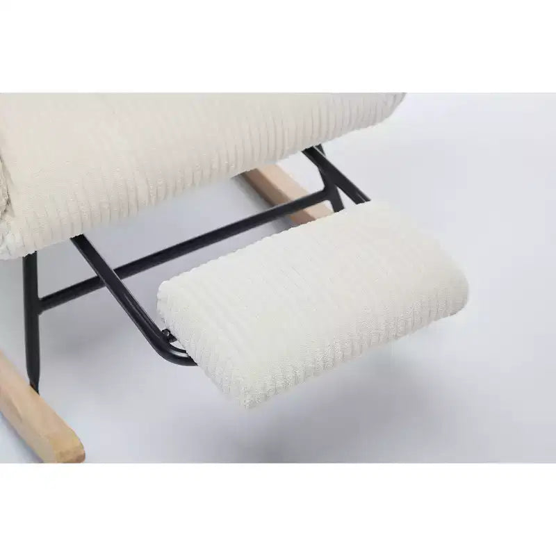 Fauteuil à bascule Okak Furry, fauteuil de salon avec repose-pieds et dossier haut rembourré confortable, fauteuil à bascule pour chambre à coucher ou chambre de bébé