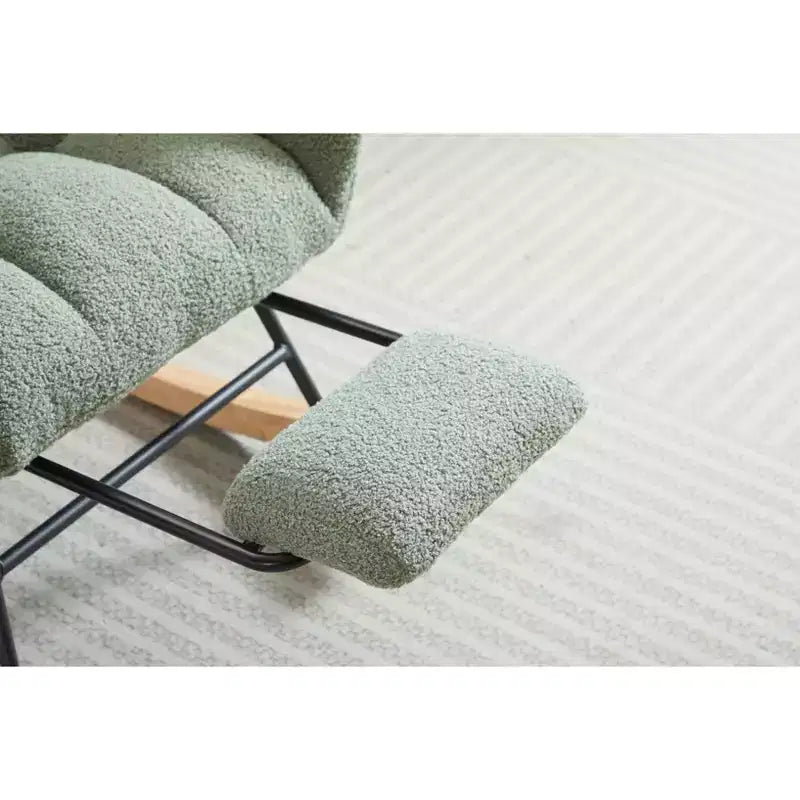 Fauteuil à bascule Okak Furry, fauteuil de salon avec repose-pieds et dossier haut rembourré confortable, fauteuil à bascule pour chambre à coucher ou chambre de bébé