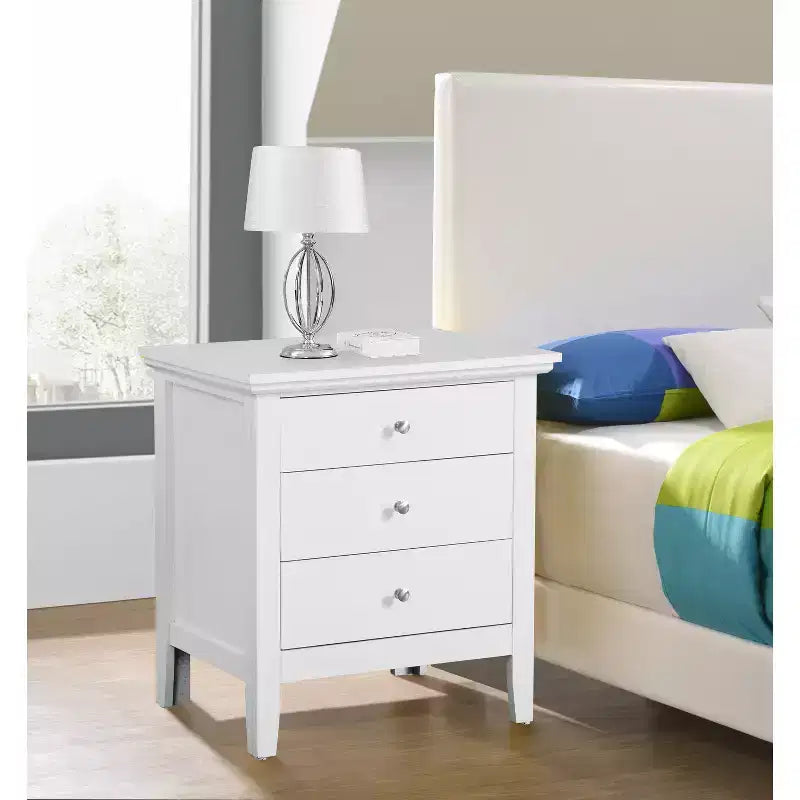 Table de chevet Hammond de HomeStock - 66 cm (H) x 61 cm (l) x 46 cm (P), tiroir et finition chêne durable