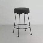 Meridian Furniture, Tabouret de comptoir Fleur en tissu noir