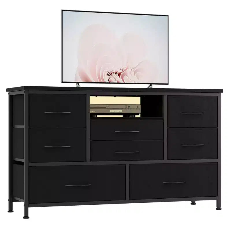 Meuble TV commode avec prise de courant et lumières LED pour téléviseur de 55", centre de divertissement à 8 tiroirs, commode en tissu avec plateau en bois, noir