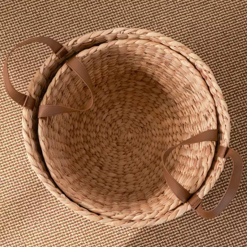 Panier de rangement multi-usage Zita rond en résine tressée avec poignées - 18 x 18 x 15,7 - Blanc-gris - Pour serviettes