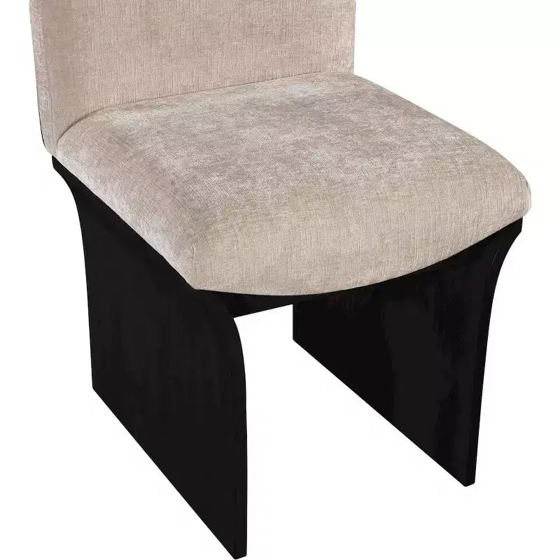 Chaise de salle à manger capitonnée en tissu chenille beige Shaw Meridina Furniture