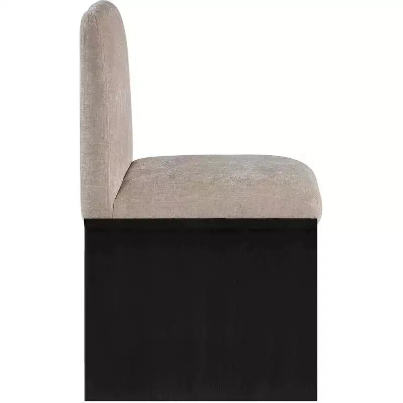 Chaise de salle à manger capitonnée en tissu chenille beige Shaw Meridina Furniture