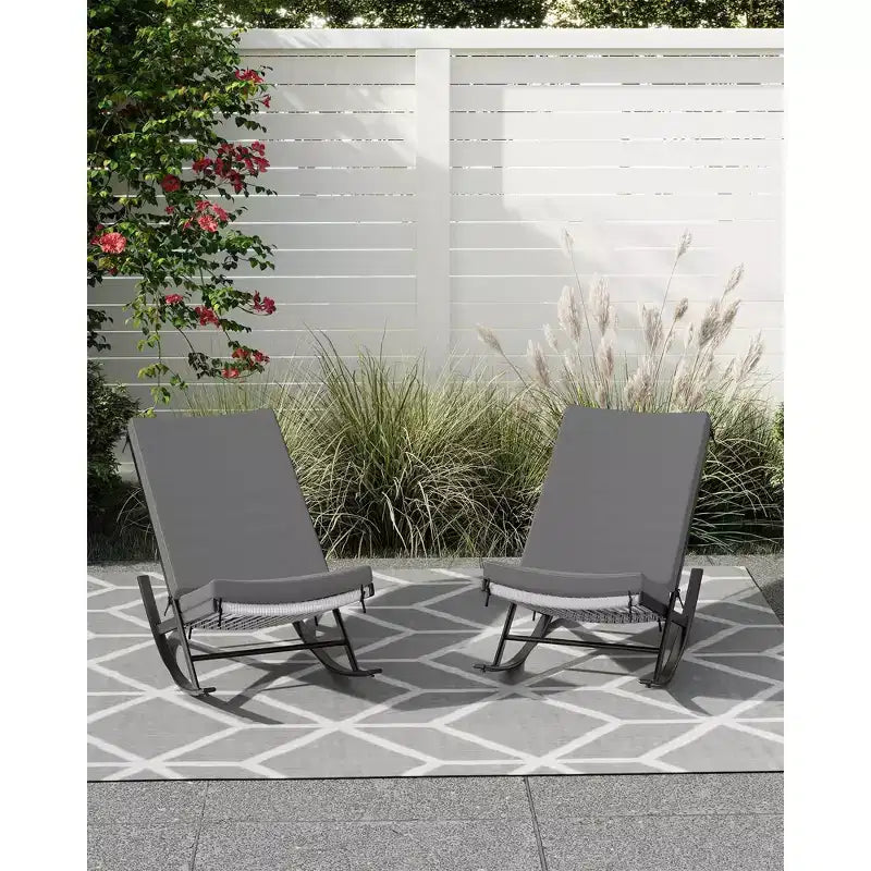 TROPOW Ensemble de 2 fauteuils à bascule de jardin, Chaises longues inclinables en osier d'extérieur, Chaises longues en rotin, Chaises longues en osier pour patio ou bord de piscine avec coussin