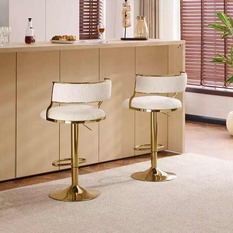 Tabouret de bar réglable Karl en velours côtelé crème avec base dorée