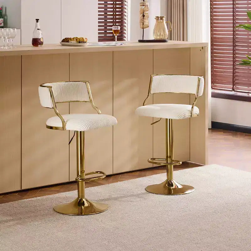Tabouret de bar réglable Karl en velours côtelé crème avec base dorée