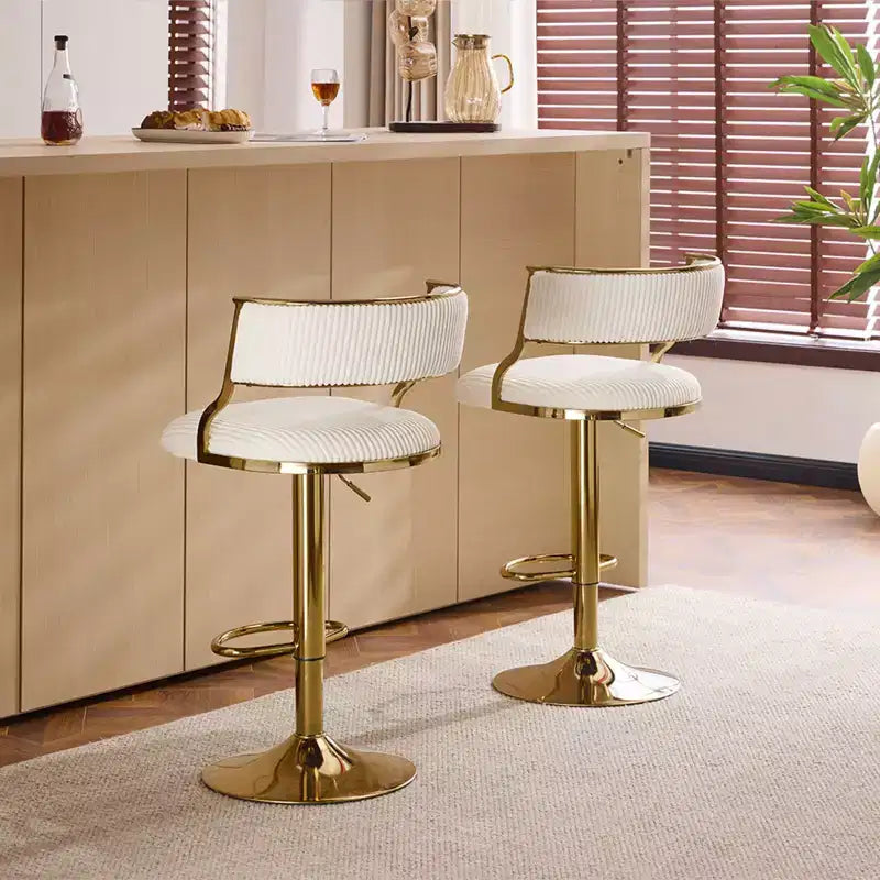Tabouret de bar réglable Karl en velours côtelé crème avec base dorée