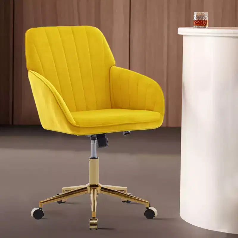 Chaise de bureau ergonomique moderne et réglable Okak avec roulettes, chaise de travail pivotante en velours pour le bureau, l'étude, le studio