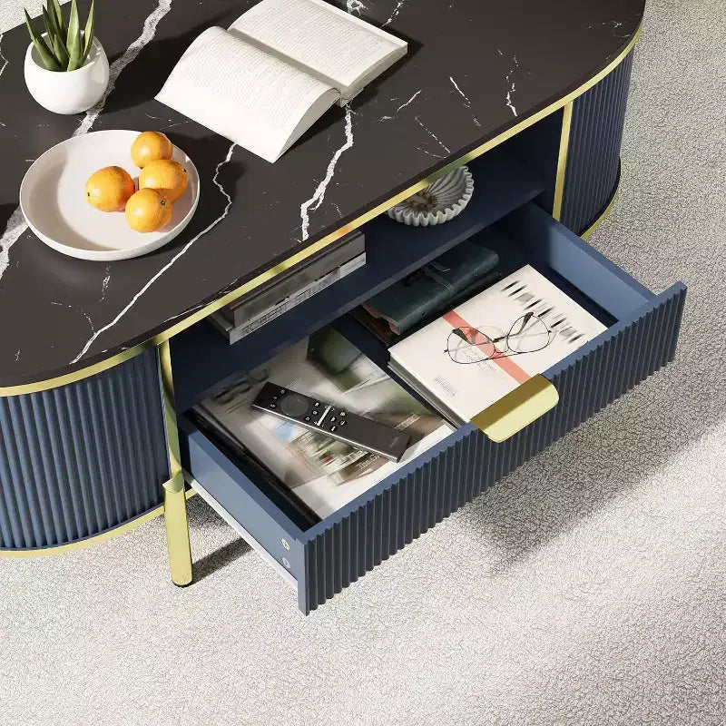 Table basse cannelée moderne COZONY avec tiroir, dessus ovale en faux marbre de 48" et pieds dorés pour salon
