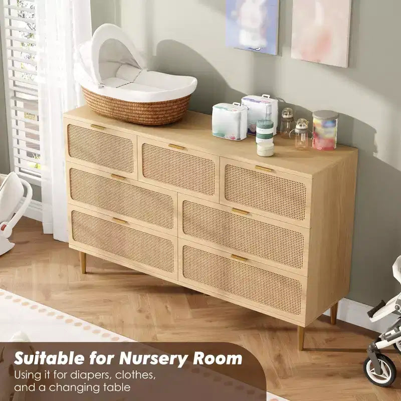Commode en rotin à 7 tiroirs pour chambre - Commode en bois de 137 cm avec poignées métalliques, meuble TV multifonctionnel et organisateur de rangement