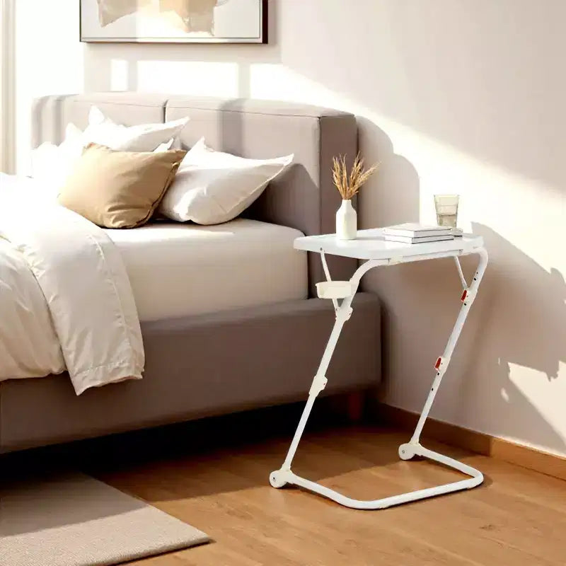 Table de télévision pliante réglable FurnitureR avec 4 hauteurs et 3 angles d'inclinaison, plateau de dîner pliable, table de collation pour ordinateur portable avec porte-gobelet pour canapé, 3 pièces. Blanc
