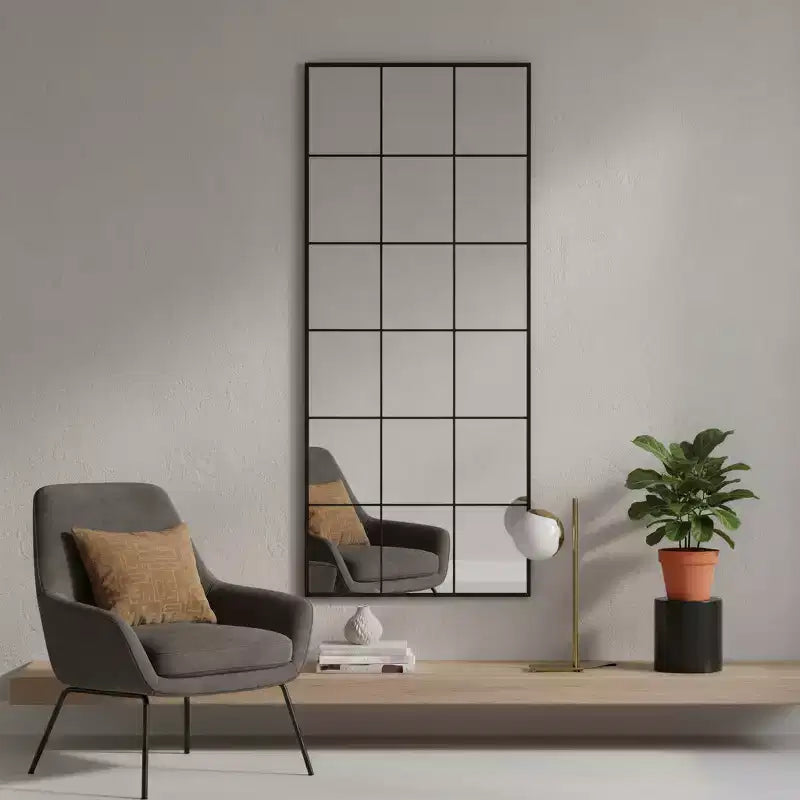 Miroir pleine longueur HomeRoots 69 à cadre métallique noir à carreaux