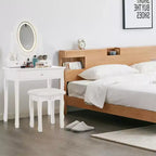 Coiffeuse avec miroir de maquillage éclairé par LED, dotée d'un tabouret rembourré, de 3 modes d'éclairage et de 3 tiroirs de rangement – parfaite pour la chambre à coucher.