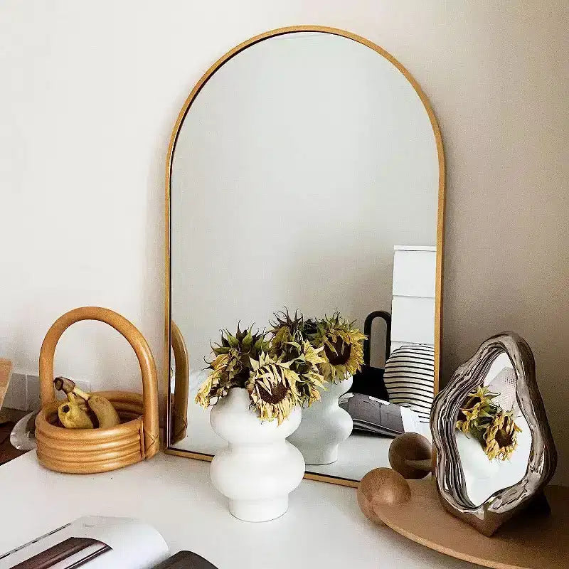 Miroir mural de salle de bain GDFStudio Prim 24 x 36 avec cadre en métal doré et arc moderne