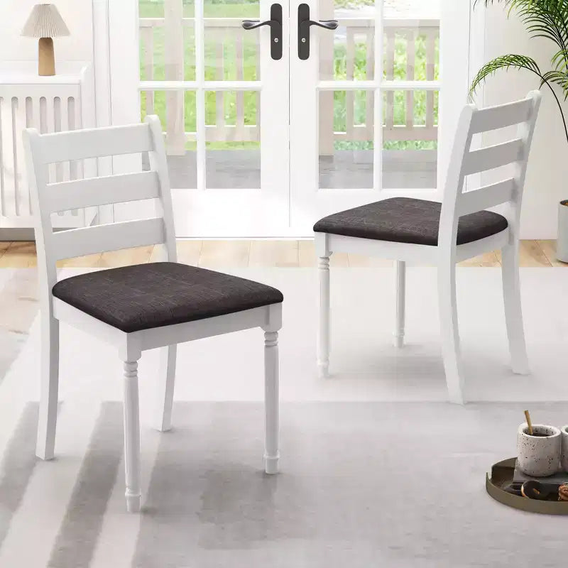 Lot de 2 chaises de salle à manger Costway en bois avec pieds en bois d'acacia, coussin rembourré et dossier échelle
